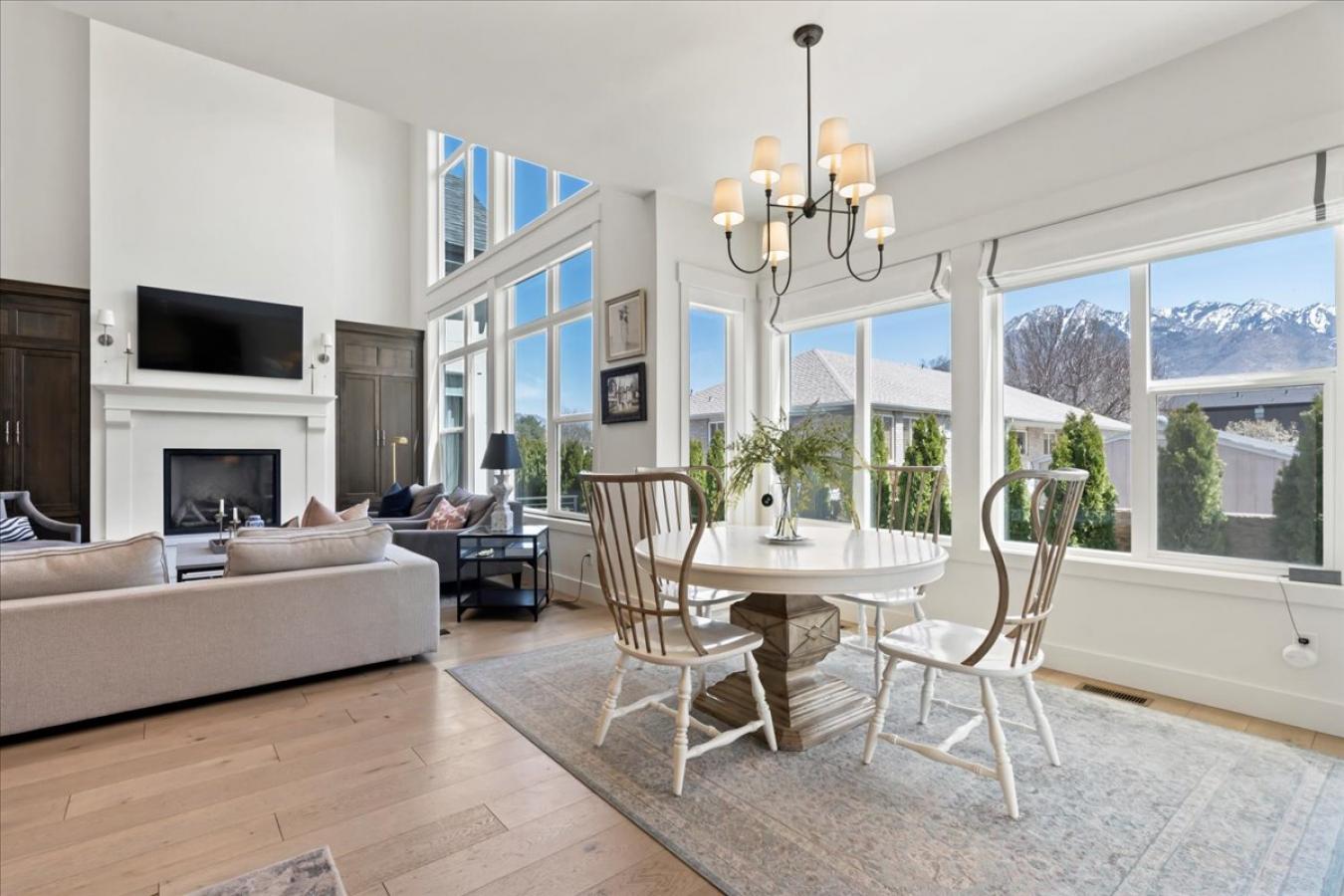 Murray, Utah, 84121, United States, 5 Bedrooms Bedrooms, ,5 BathroomsBathrooms,Residential,For Sale,1773053