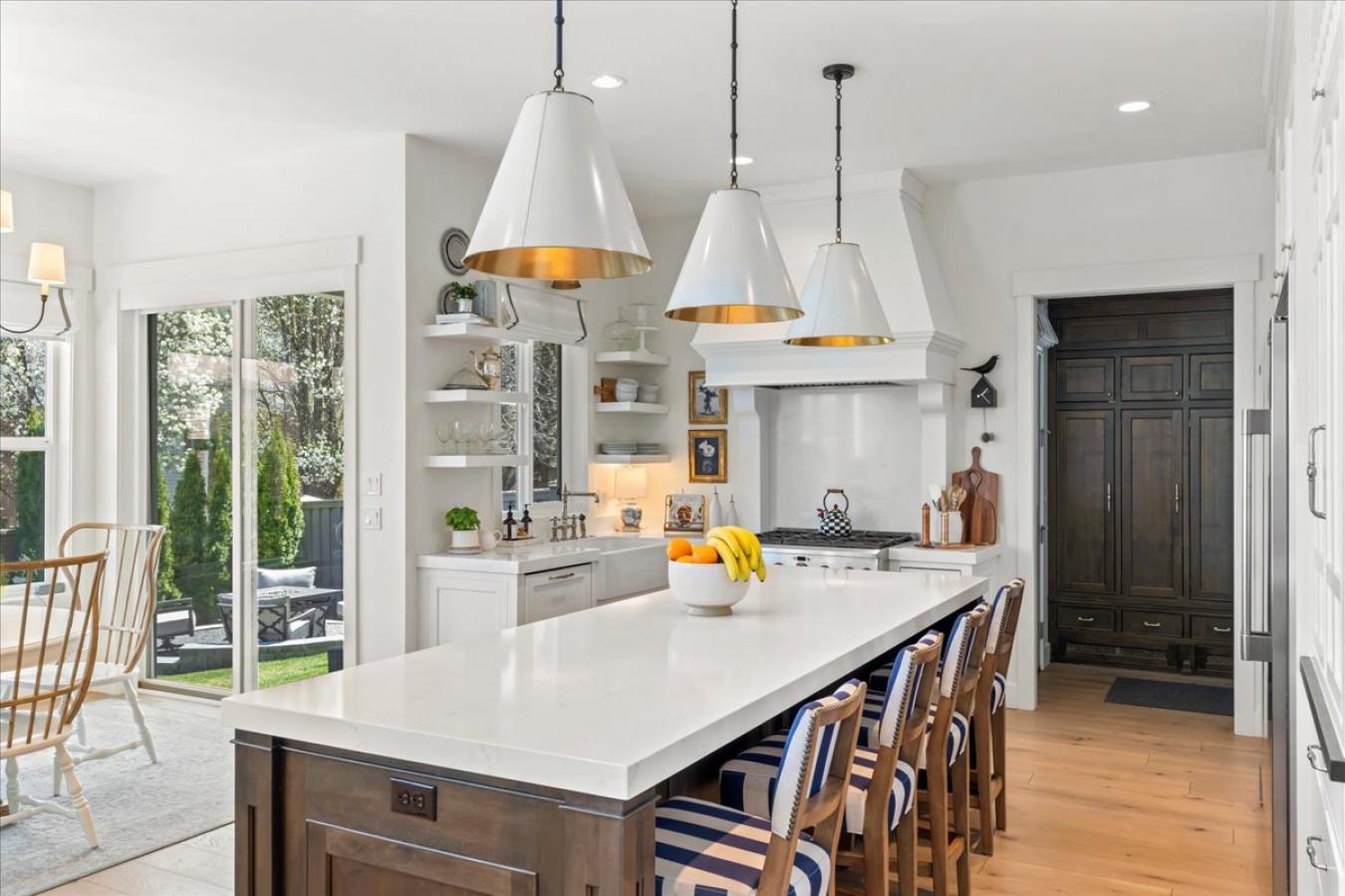 Murray, Utah, 84121, United States, 5 Bedrooms Bedrooms, ,5 BathroomsBathrooms,Residential,For Sale,1773053