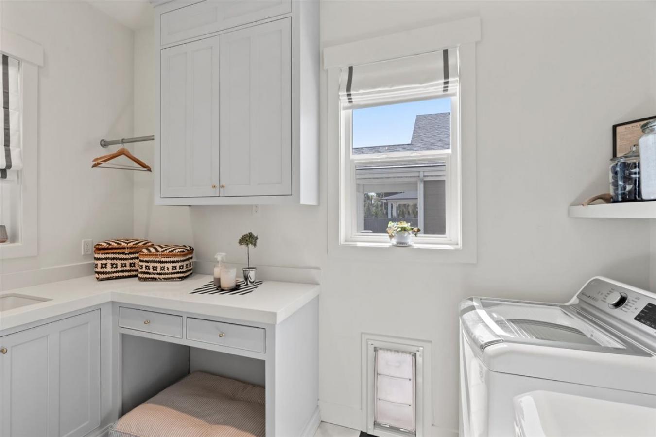 Murray, Utah, 84121, United States, 5 Bedrooms Bedrooms, ,5 BathroomsBathrooms,Residential,For Sale,1773053