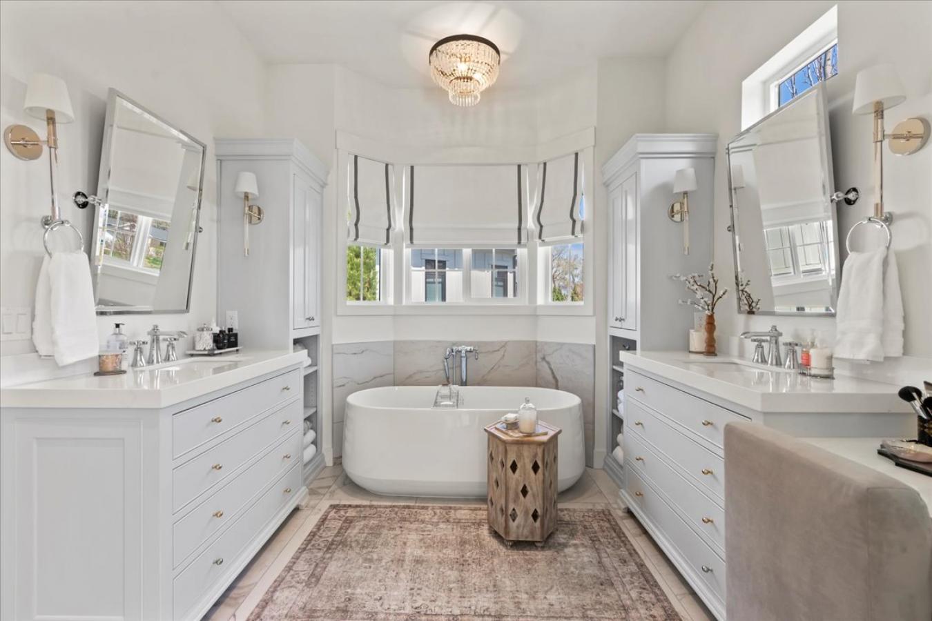 Murray, Utah, 84121, United States, 5 Bedrooms Bedrooms, ,5 BathroomsBathrooms,Residential,For Sale,1773053