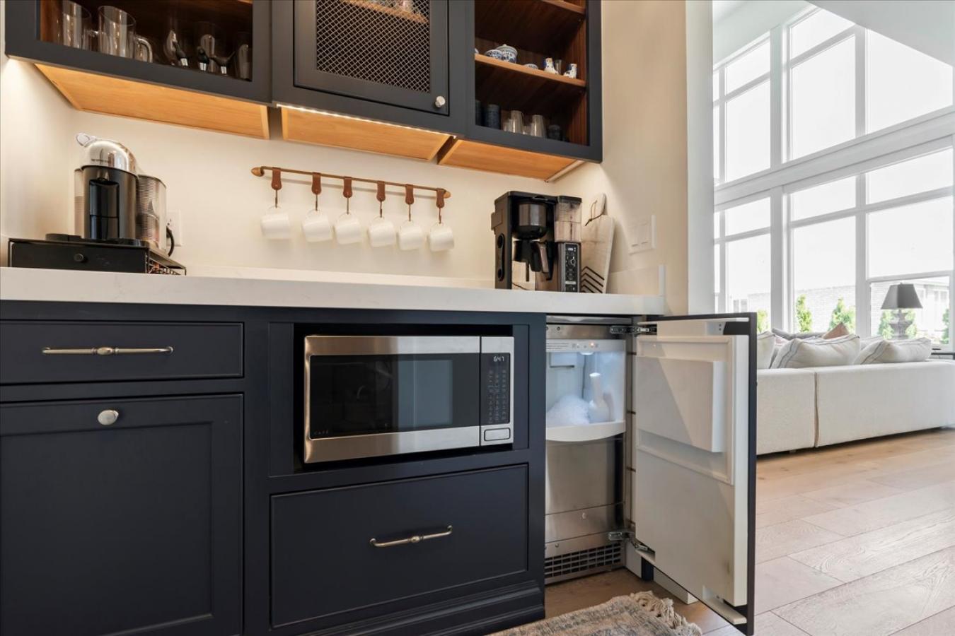 Murray, Utah, 84121, United States, 5 Bedrooms Bedrooms, ,5 BathroomsBathrooms,Residential,For Sale,1773053