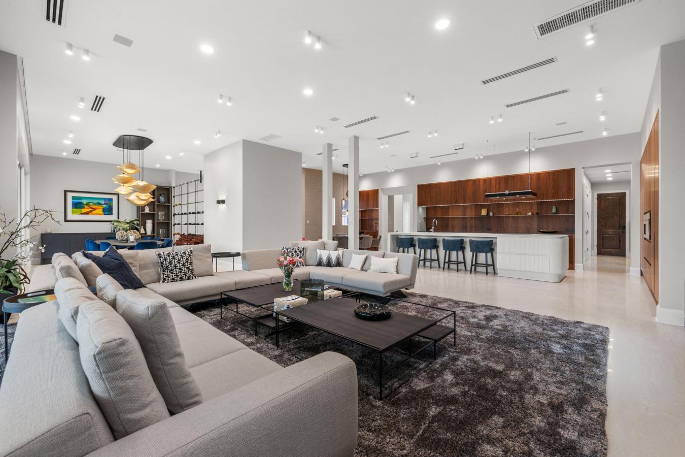 Saint Petersburg, Florida, 33704, United States, 5 Bedrooms Bedrooms, ,5 BathroomsBathrooms,Residential,For Sale,1772585