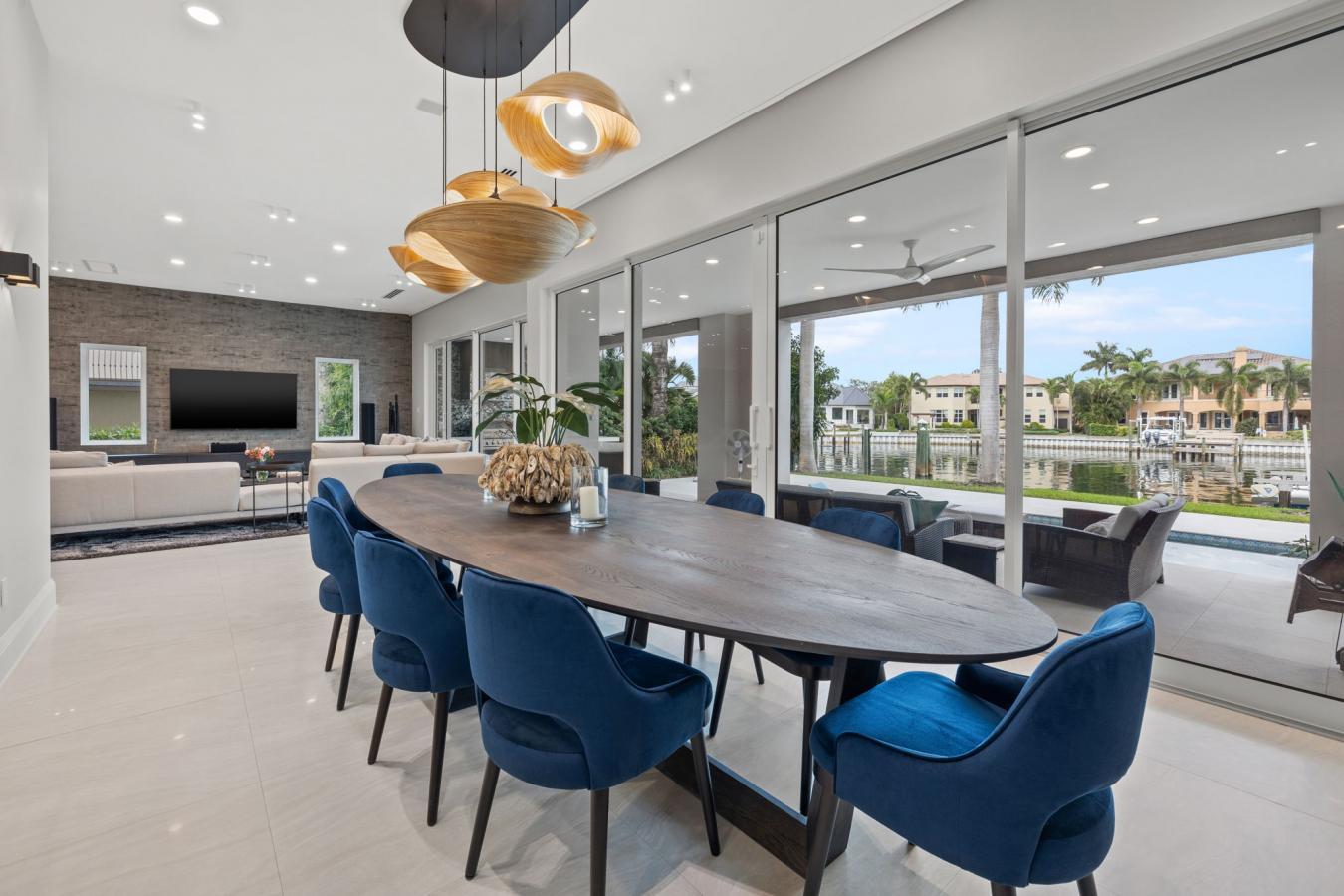 Saint Petersburg, Florida, 33704, United States, 5 Bedrooms Bedrooms, ,5 BathroomsBathrooms,Residential,For Sale,1772585