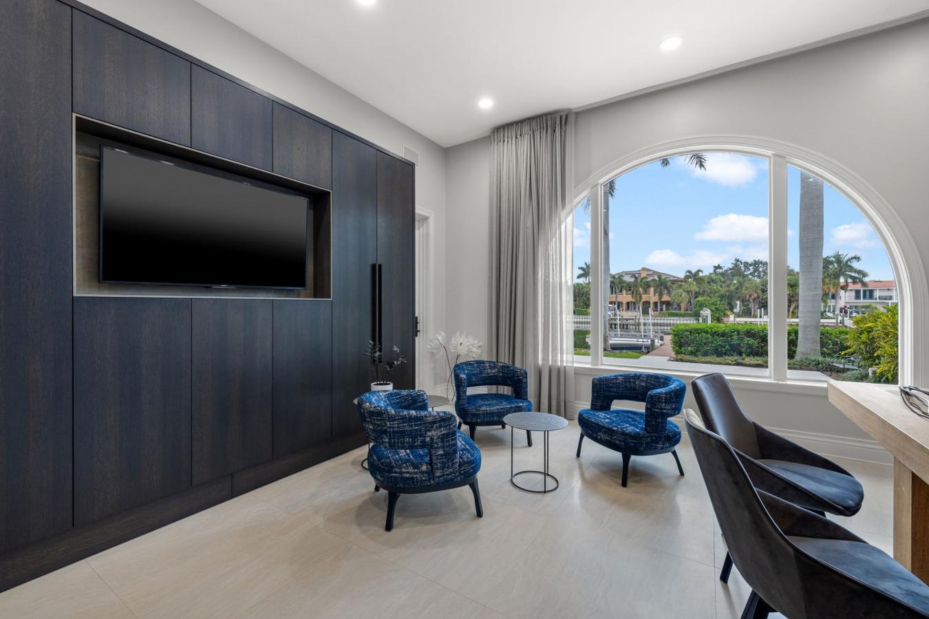 Saint Petersburg, Florida, 33704, United States, 5 Bedrooms Bedrooms, ,5 BathroomsBathrooms,Residential,For Sale,1772585