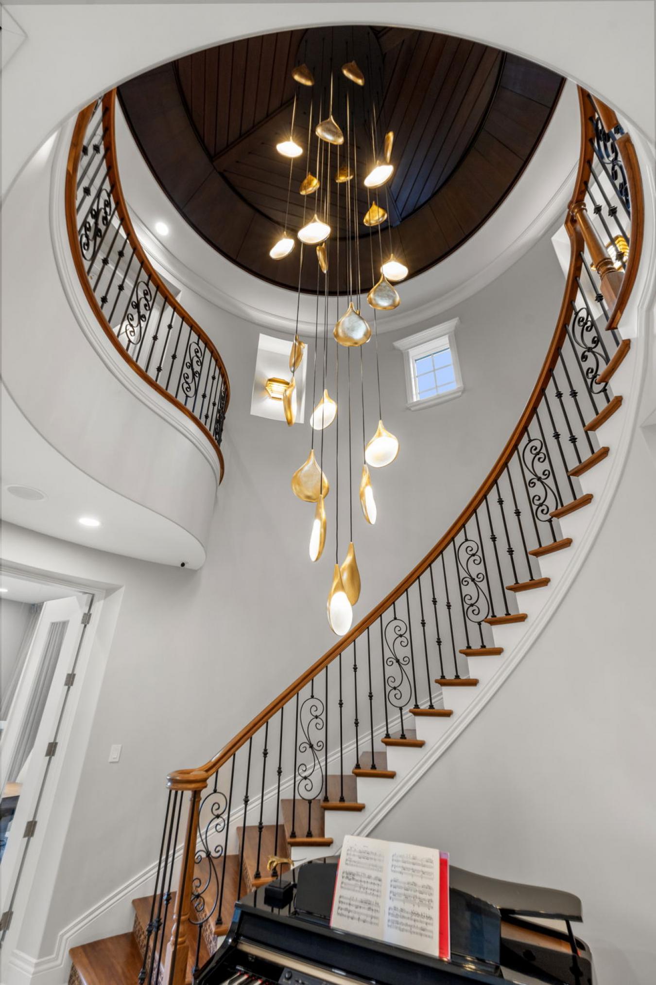 Saint Petersburg, Florida, 33704, United States, 5 Bedrooms Bedrooms, ,5 BathroomsBathrooms,Residential,For Sale,1772585