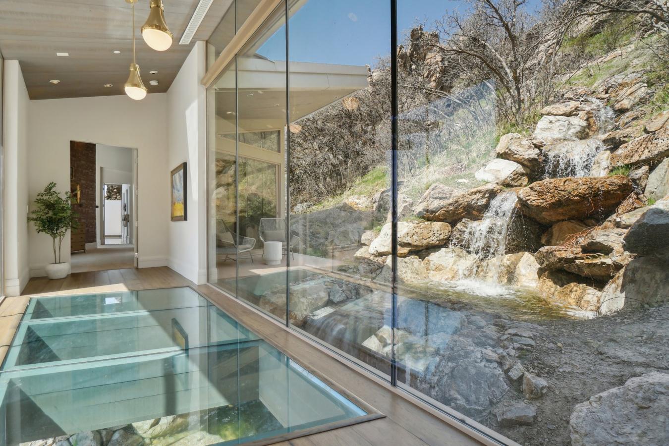 Cottonwood Heights, Utah, 84121, United States, 5 Bedrooms Bedrooms, ,6 BathroomsBathrooms,Residential,For Sale,1773440