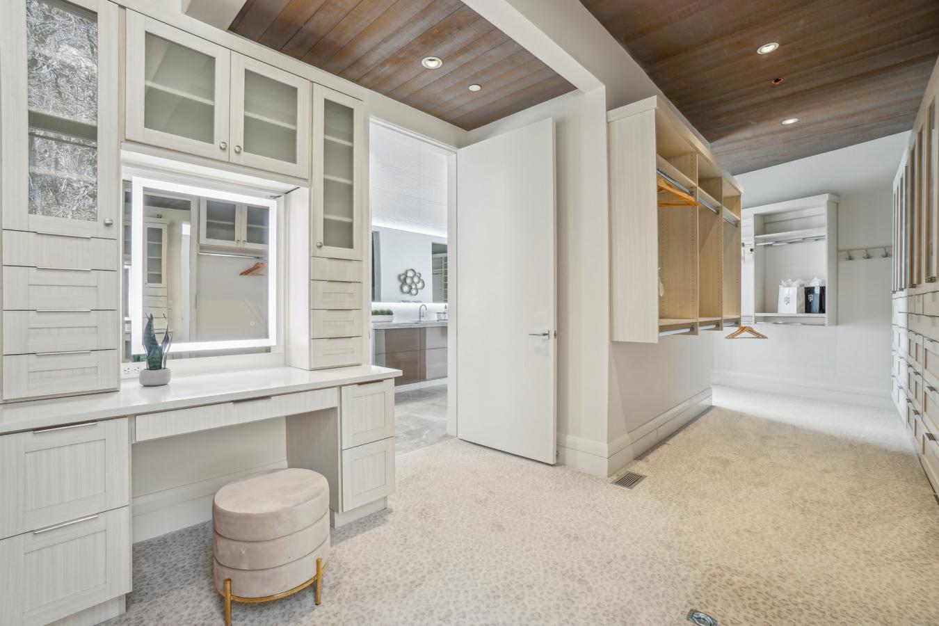 Cottonwood Heights, Utah, 84121, United States, 5 Bedrooms Bedrooms, ,6 BathroomsBathrooms,Residential,For Sale,1773440