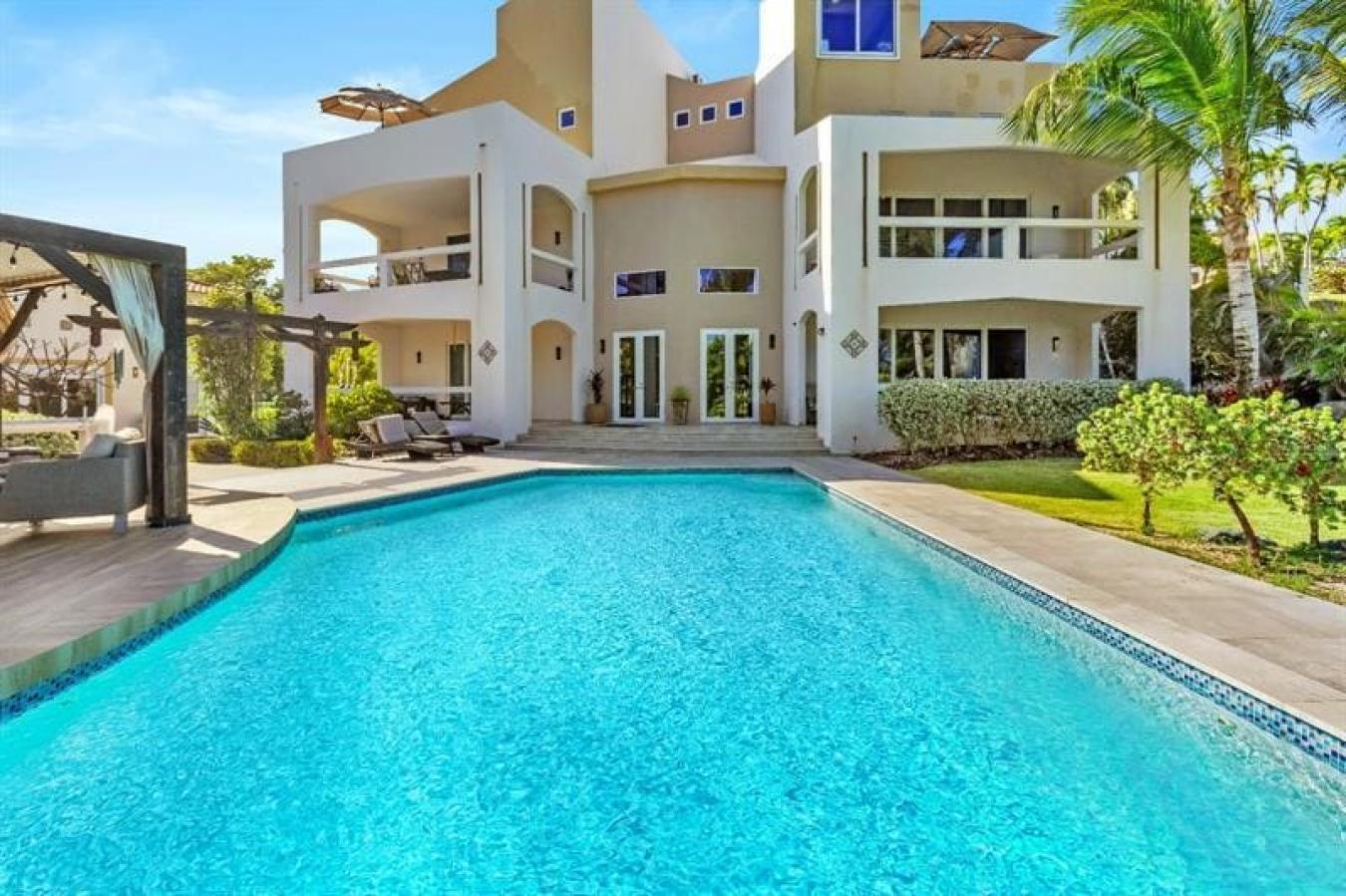 Humacao, 00791, Puerto Rico, 8 Bedrooms Bedrooms, ,8 BathroomsBathrooms,Residential,For Sale,1773438