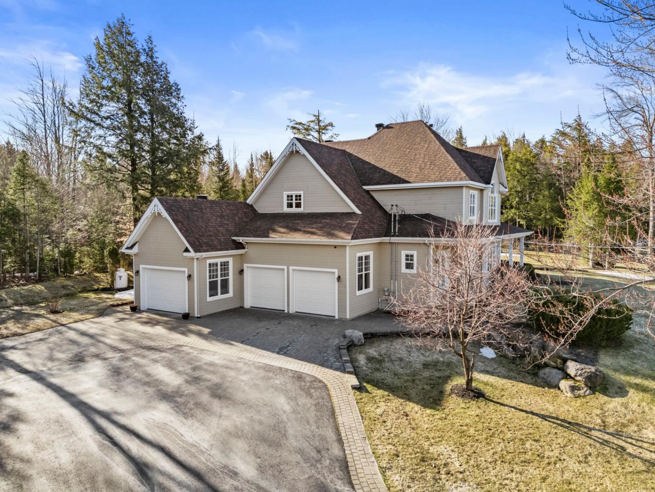 Magog, QC, J1X 0K4, Canada, 3 Bedrooms Bedrooms, ,3 BathroomsBathrooms,Residential,For Sale,1778632