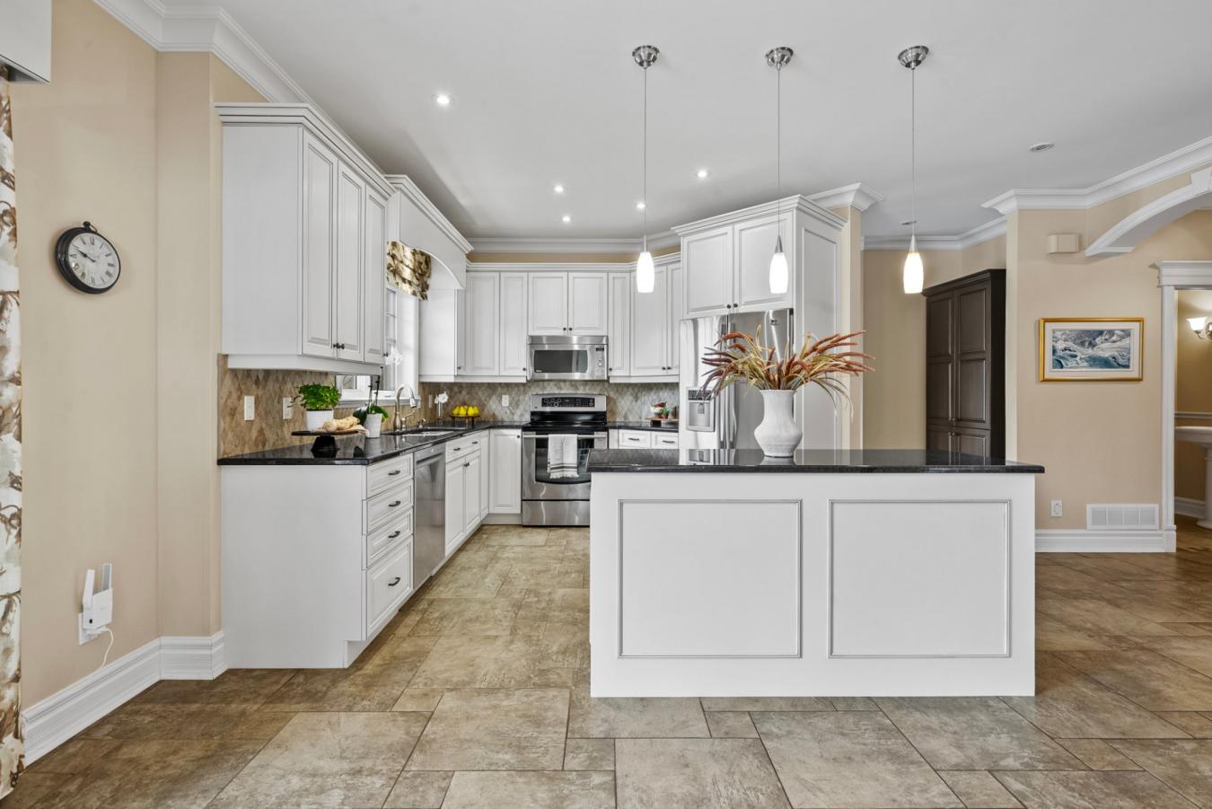 Magog, QC, J1X 0K4, Canada, 3 Bedrooms Bedrooms, ,3 BathroomsBathrooms,Residential,For Sale,1778632