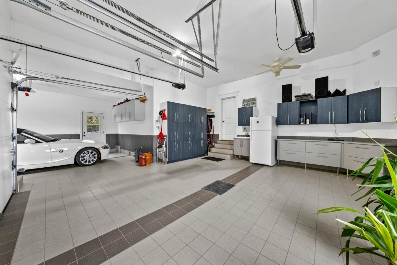 Magog, QC, J1X 0K4, Canada, 3 Bedrooms Bedrooms, ,3 BathroomsBathrooms,Residential,For Sale,1778632