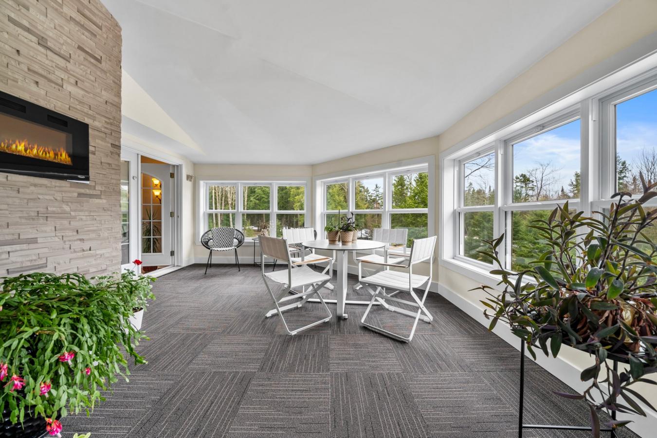 Magog, QC, J1X 0K4, Canada, 3 Bedrooms Bedrooms, ,3 BathroomsBathrooms,Residential,For Sale,1778632