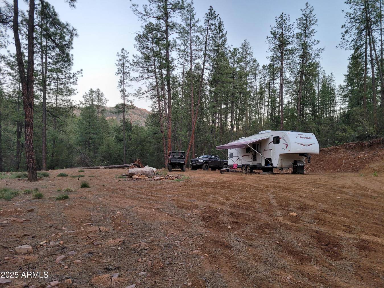 Discover your dream retreat w/ 3 pristine parcels spanning over 3 acre – image 4
