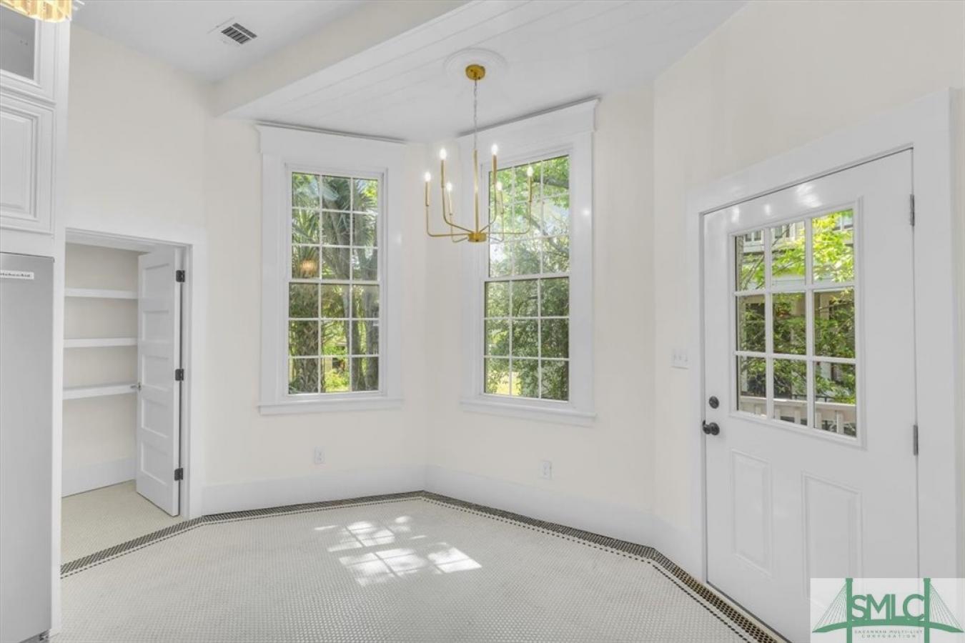 Savannah, Georgia, 31401, United States, 4 Bedrooms Bedrooms, ,2 BathroomsBathrooms,Residential,For Sale,1778599