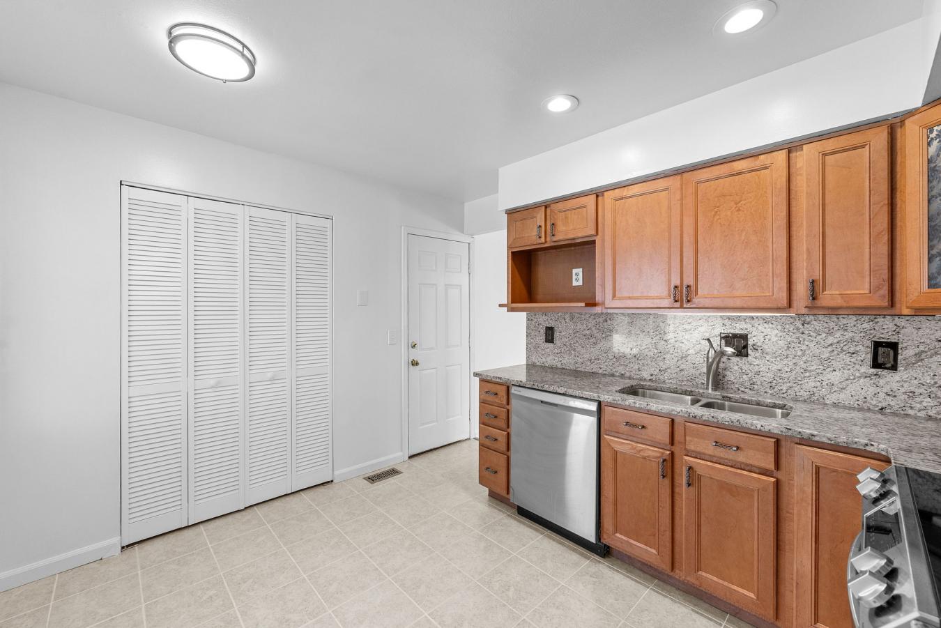 1531 Charlemont Drive, Chesterfield, MO, 63017, United States, 3 Bedrooms Bedrooms, ,2 BathroomsBathrooms,Residential,For Sale,1531 Charlemont Drive,25015825