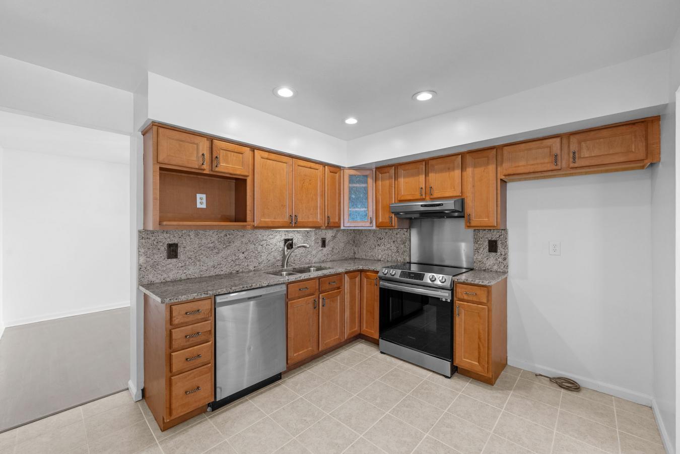 1531 Charlemont Drive, Chesterfield, MO, 63017, United States, 3 Bedrooms Bedrooms, ,2 BathroomsBathrooms,Residential,For Sale,1531 Charlemont Drive,25015825