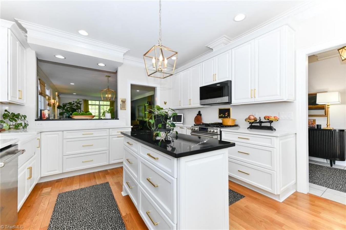 Greensboro, North Carolina, 27408, United States, 3 Bedrooms Bedrooms, ,2 BathroomsBathrooms,Residential,For Sale,1780105