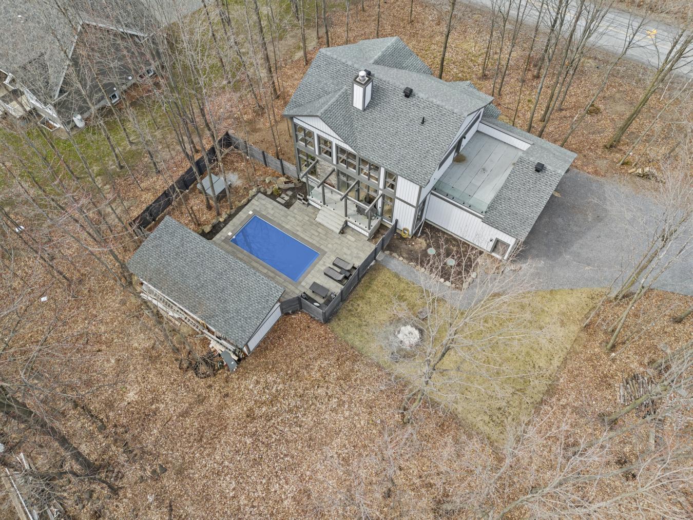 Sainte-Cécile-De-Milton, QC, J0E 2C0, Canada, 3 Bedrooms Bedrooms, ,2 BathroomsBathrooms,Residential,For Sale,1780082