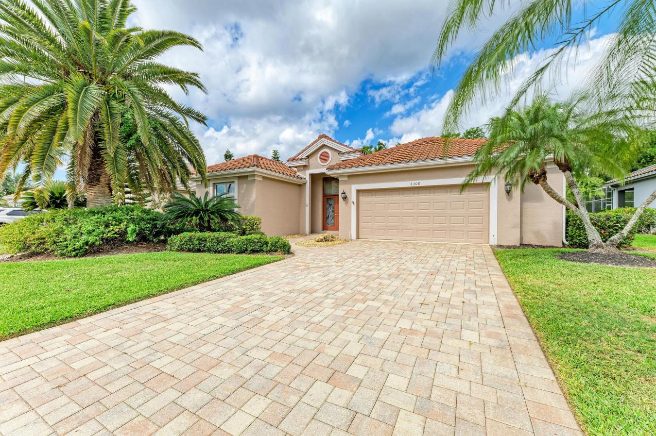 Bradenton, Florida, 34211, United States, 2 Bedrooms Bedrooms, ,2 BathroomsBathrooms,Residential,For Sale,1780079