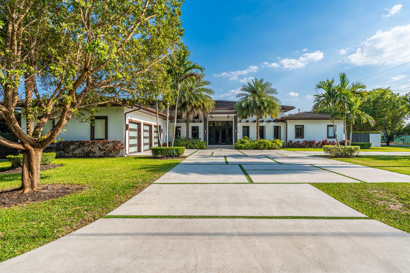 Miami, Florida, 33176, United States, 6 Bedrooms Bedrooms, ,7 BathroomsBathrooms,Residential,For Sale,1780078