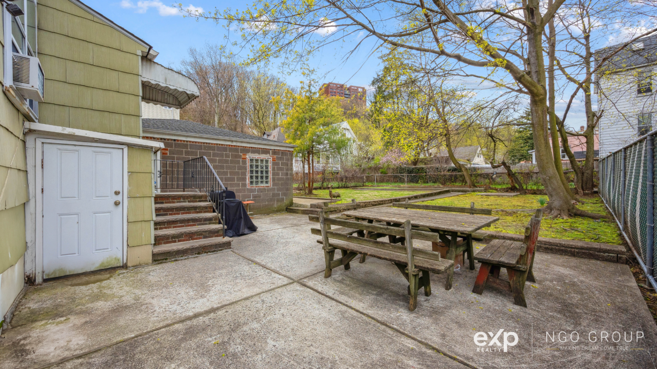 Staten Island, New York, 10304, United States, 6 Bedrooms Bedrooms, ,-12 BathroomBathrooms,Residential,For Sale,1780063