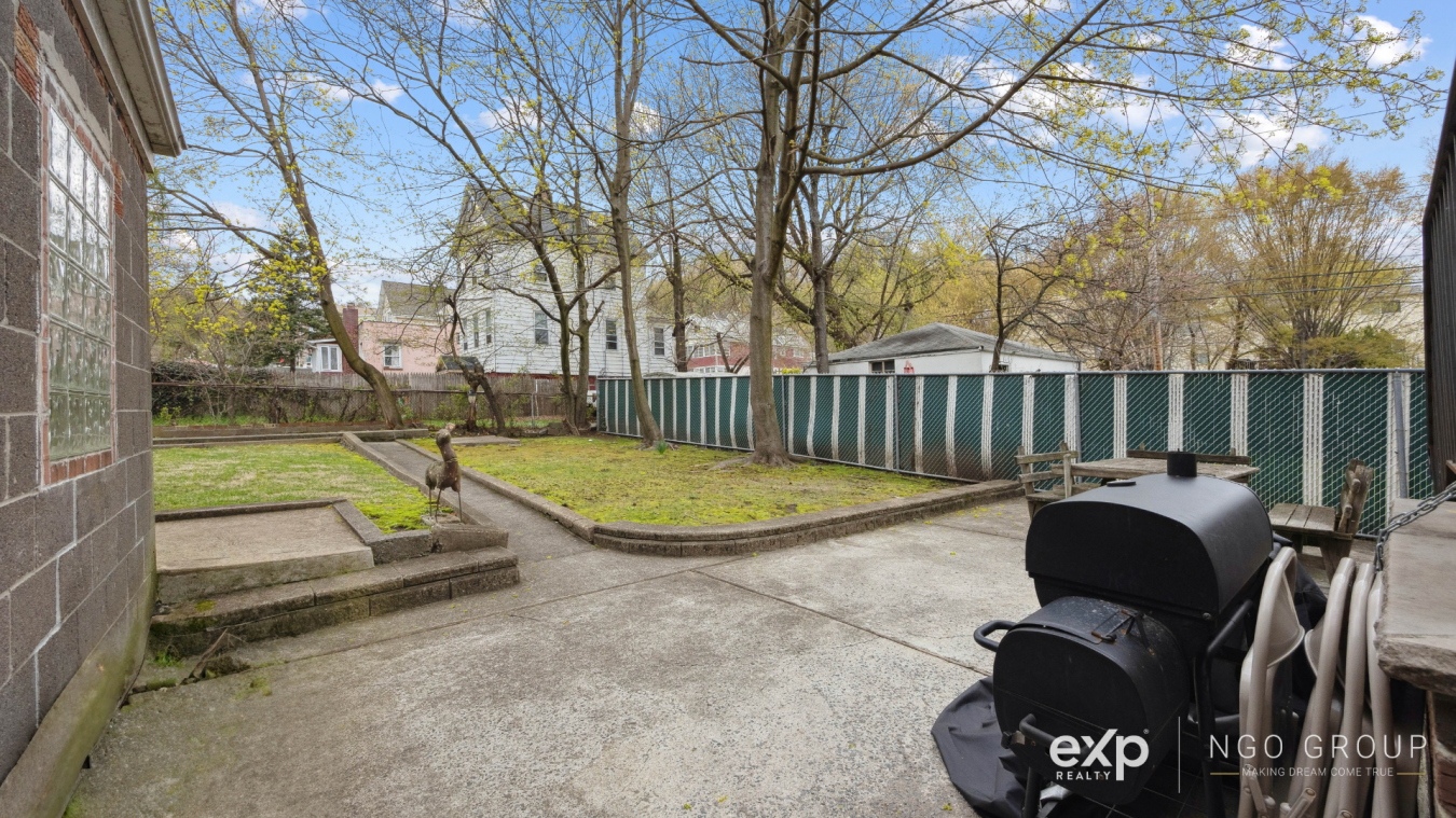 Staten Island, New York, 10304, United States, 6 Bedrooms Bedrooms, ,-12 BathroomBathrooms,Residential,For Sale,1780063