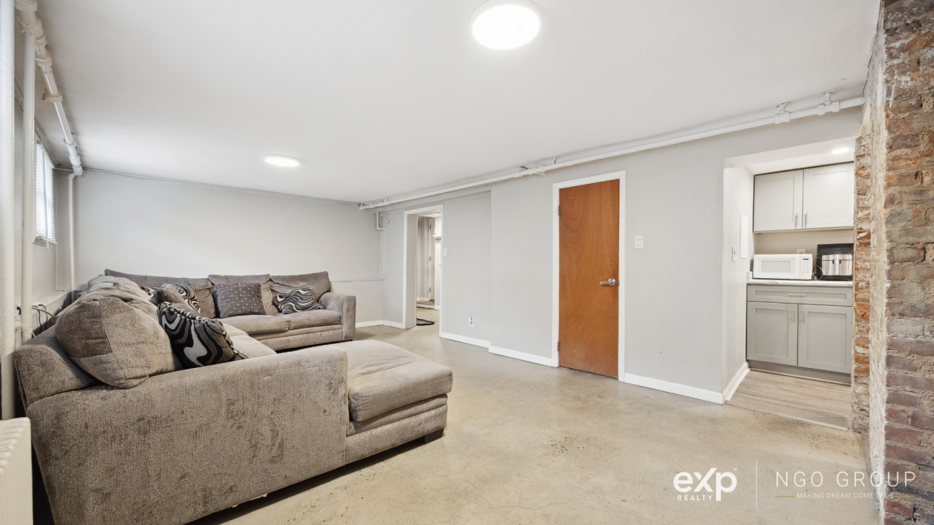 Staten Island, New York, 10304, United States, 6 Bedrooms Bedrooms, ,-12 BathroomBathrooms,Residential,For Sale,1780063