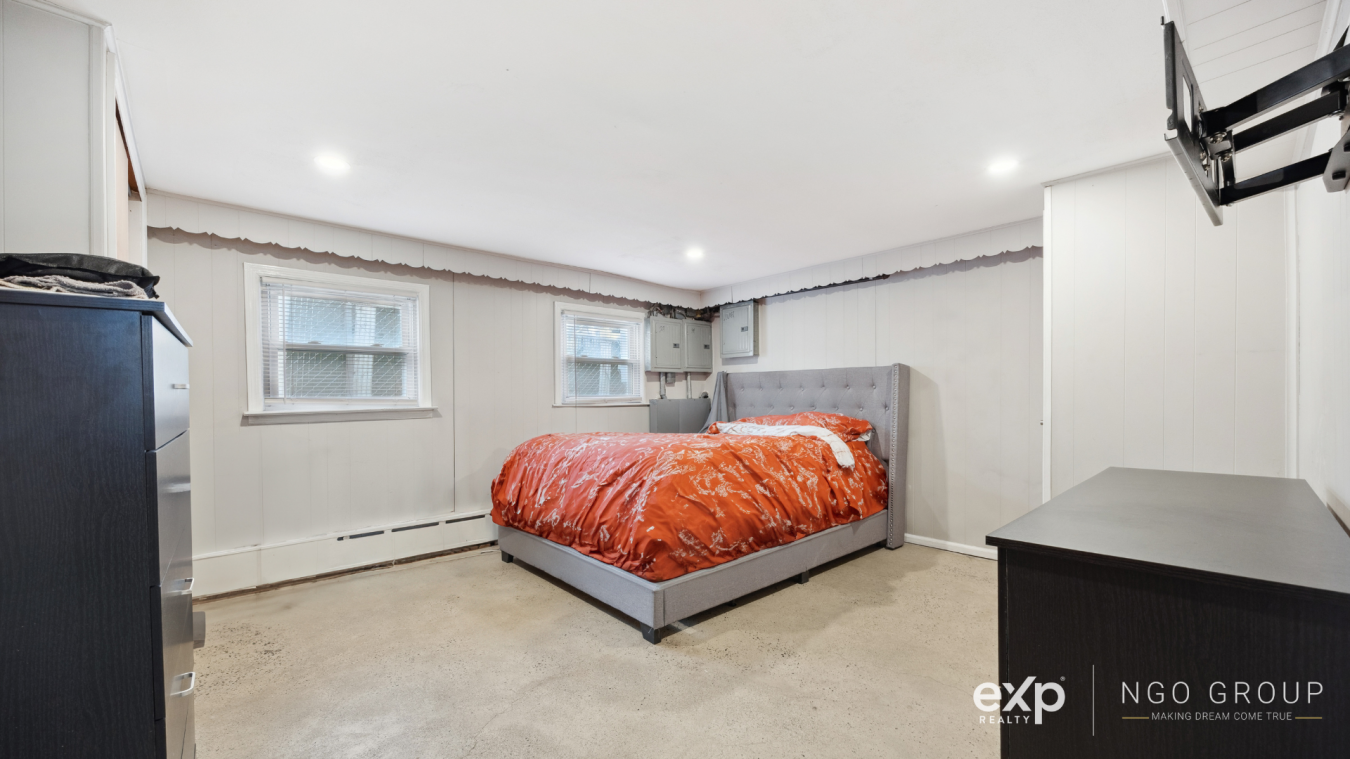 Staten Island, New York, 10304, United States, 6 Bedrooms Bedrooms, ,-12 BathroomBathrooms,Residential,For Sale,1780063