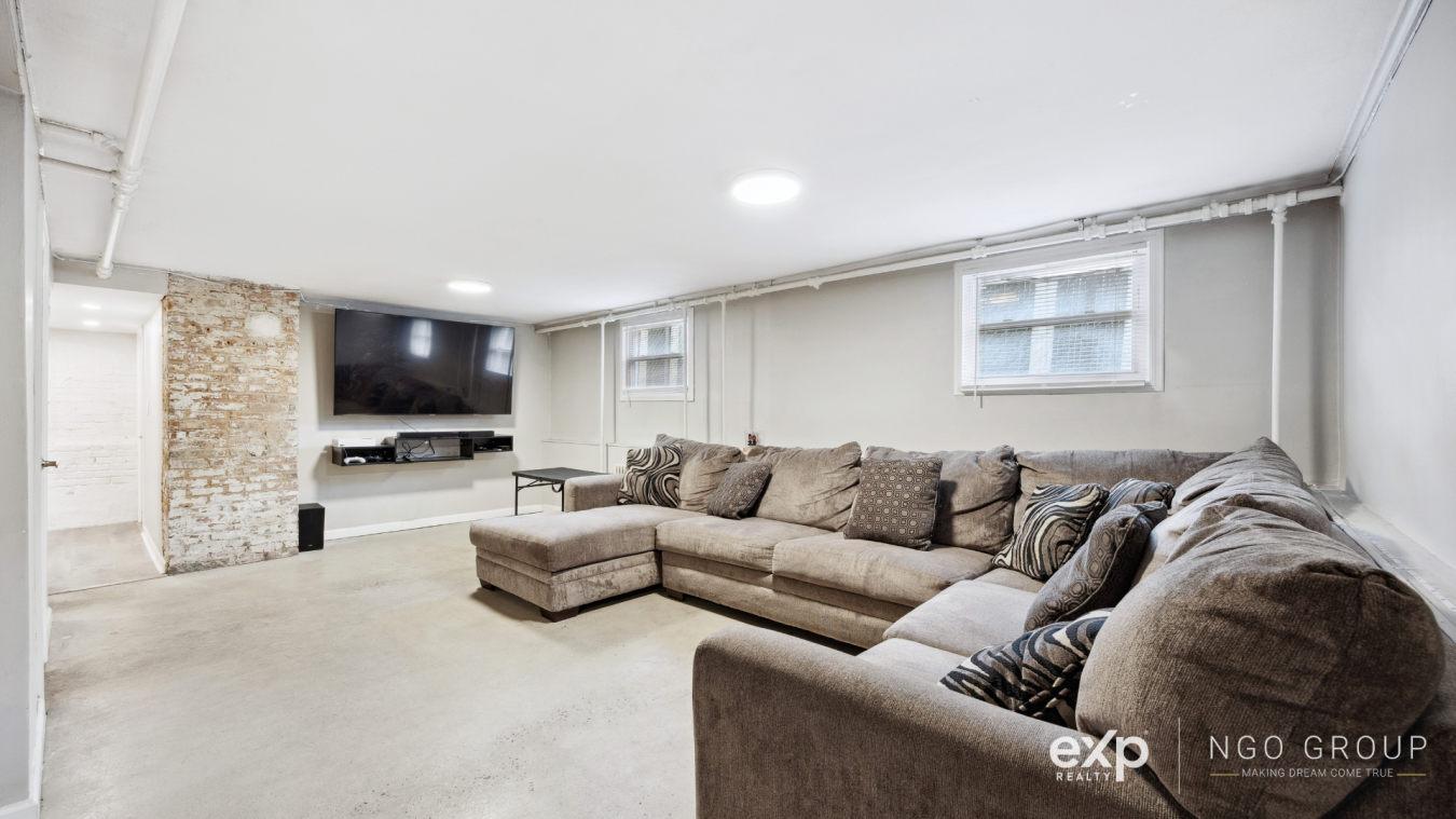 Staten Island, New York, 10304, United States, 6 Bedrooms Bedrooms, ,-12 BathroomBathrooms,Residential,For Sale,1780063