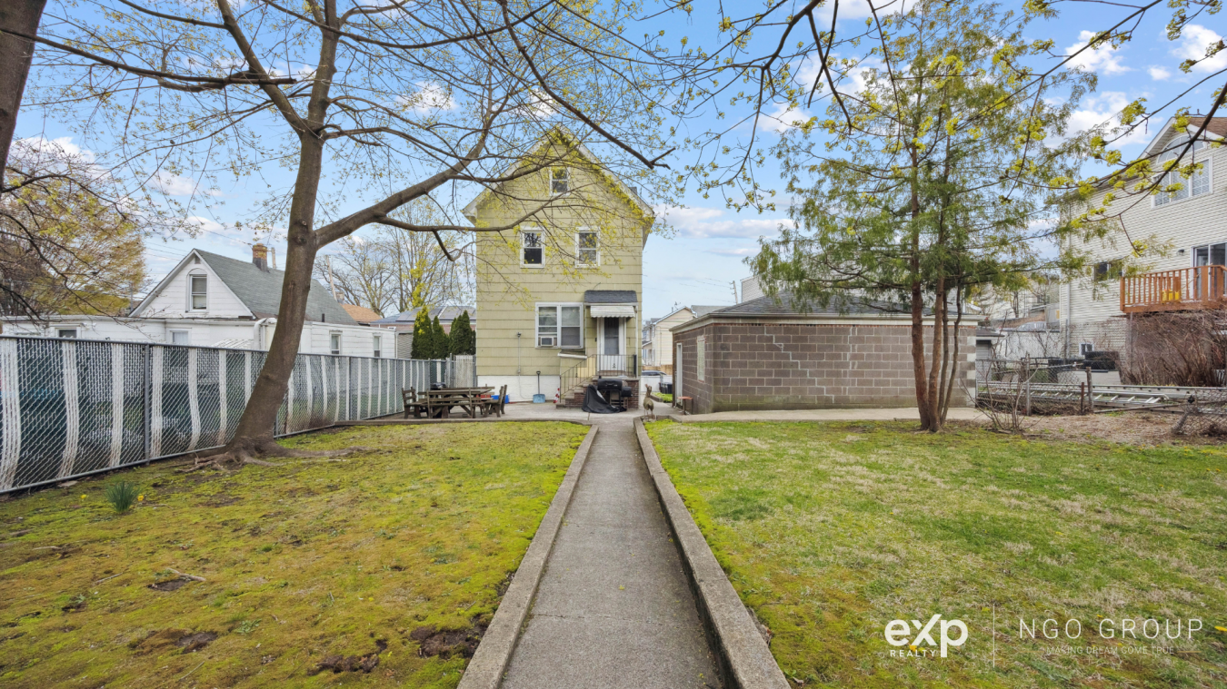 Staten Island, New York, 10304, United States, 6 Bedrooms Bedrooms, ,-12 BathroomBathrooms,Residential,For Sale,1780063