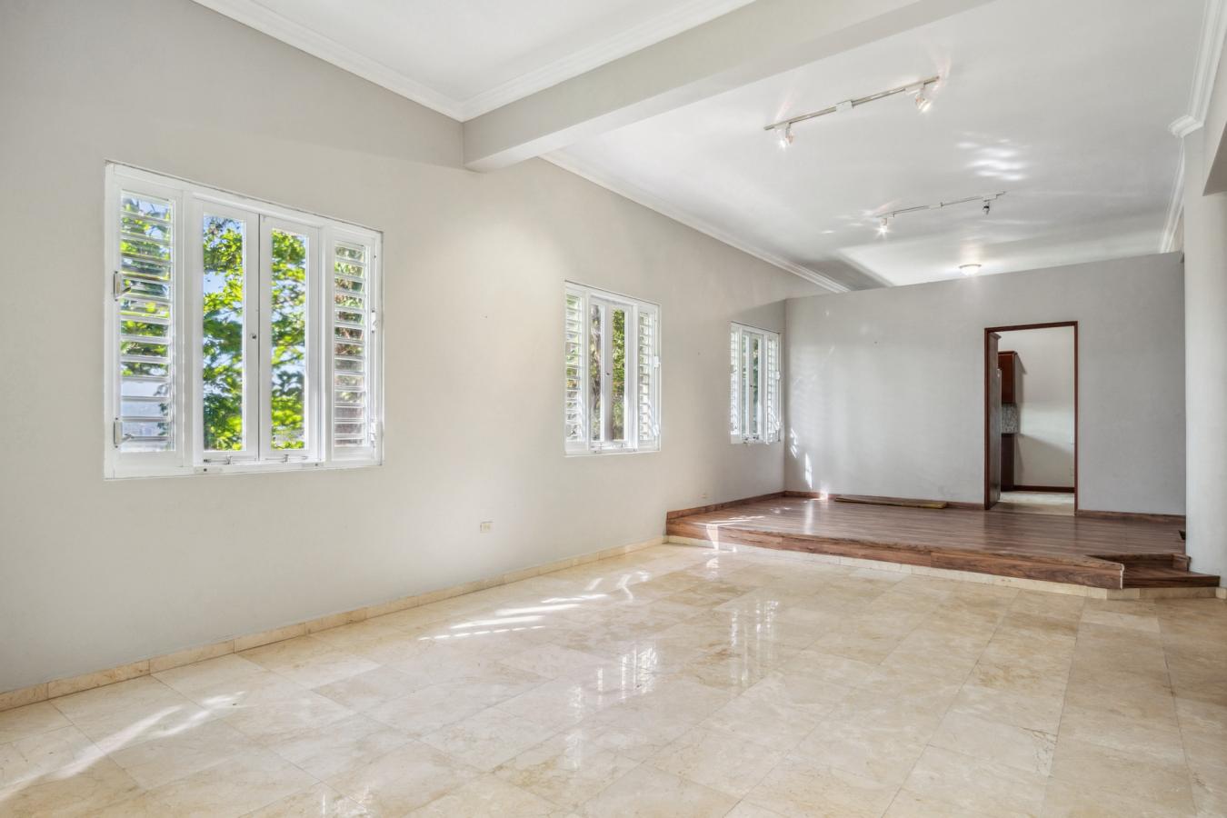 Guaynabo, Puerto Rico, 6 Bedrooms Bedrooms, ,5 BathroomsBathrooms,Residential,For Sale,1780058