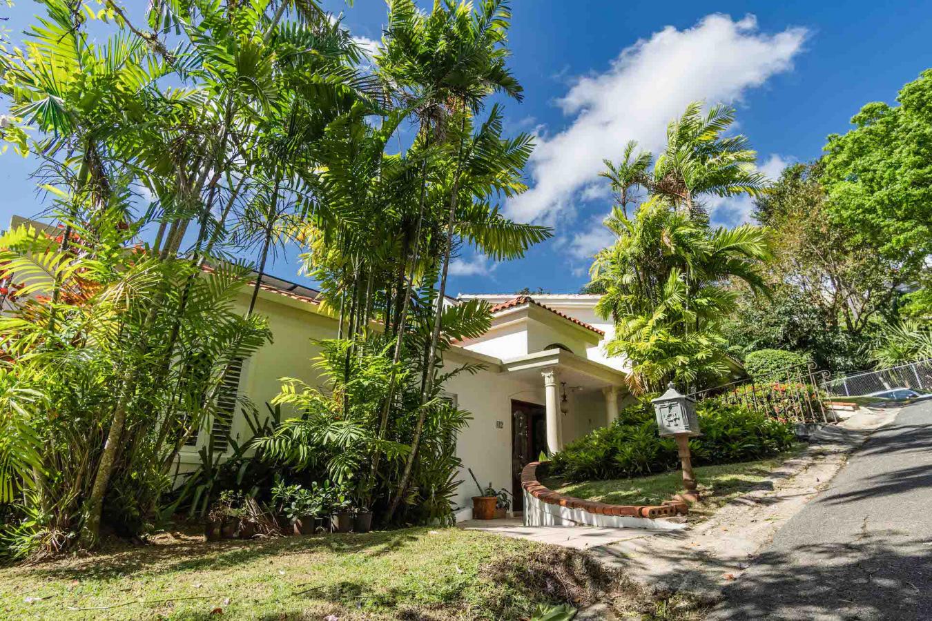 Guaynabo, Puerto Rico, 6 Bedrooms Bedrooms, ,5 BathroomsBathrooms,Residential,For Sale,1780058
