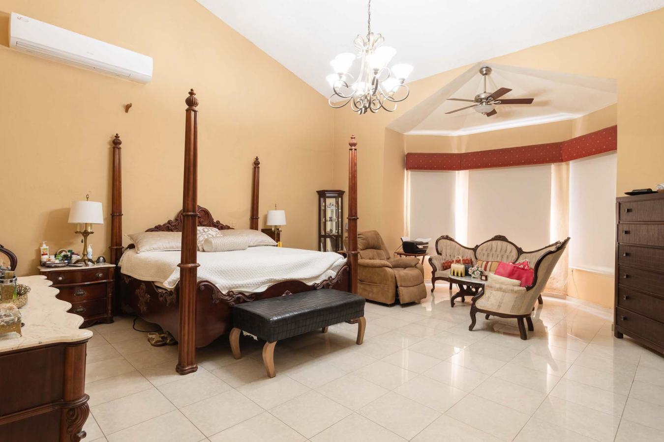 Guaynabo, Puerto Rico, 6 Bedrooms Bedrooms, ,5 BathroomsBathrooms,Residential,For Sale,1780058