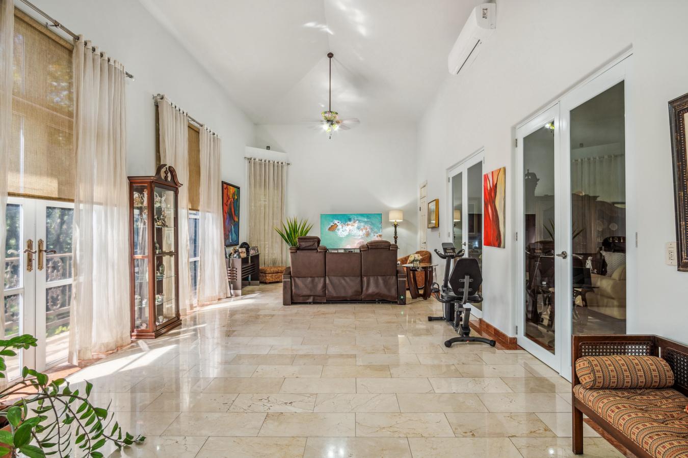 Guaynabo, Puerto Rico, 6 Bedrooms Bedrooms, ,5 BathroomsBathrooms,Residential,For Sale,1780058