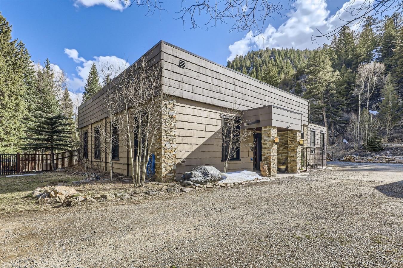 Idaho Springs, Colorado, 80452, United States, 3 Bedrooms Bedrooms, ,3 BathroomsBathrooms,Residential,For Sale,1780055