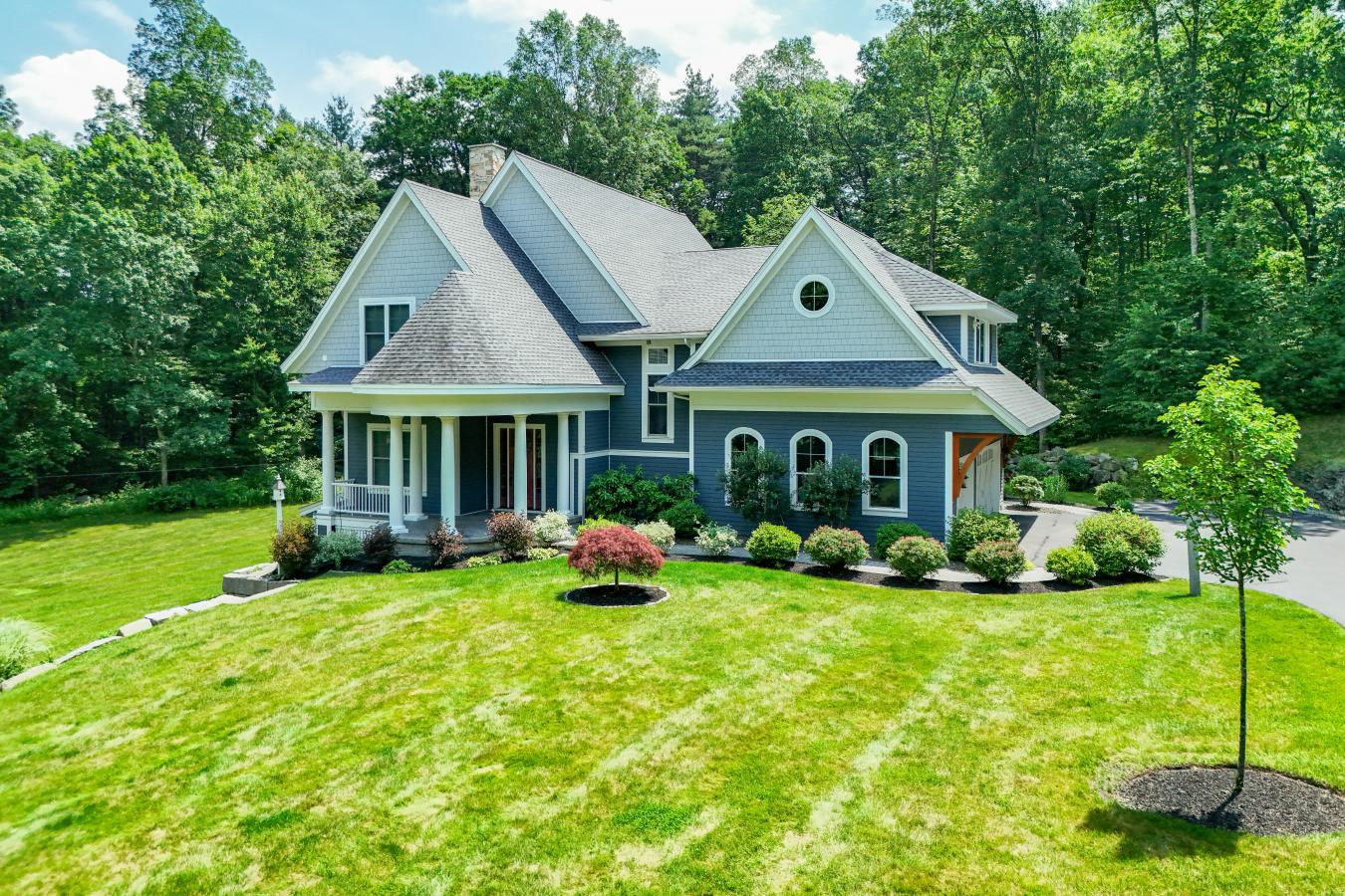 Hollis, New Hampshire, 03049, United States, 5 Bedrooms Bedrooms, ,4 BathroomsBathrooms,Residential,For Sale,1780052