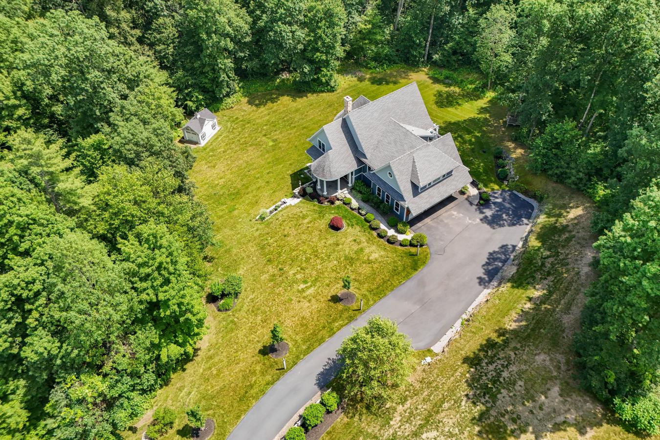Hollis, New Hampshire, 03049, United States, 5 Bedrooms Bedrooms, ,4 BathroomsBathrooms,Residential,For Sale,1780052