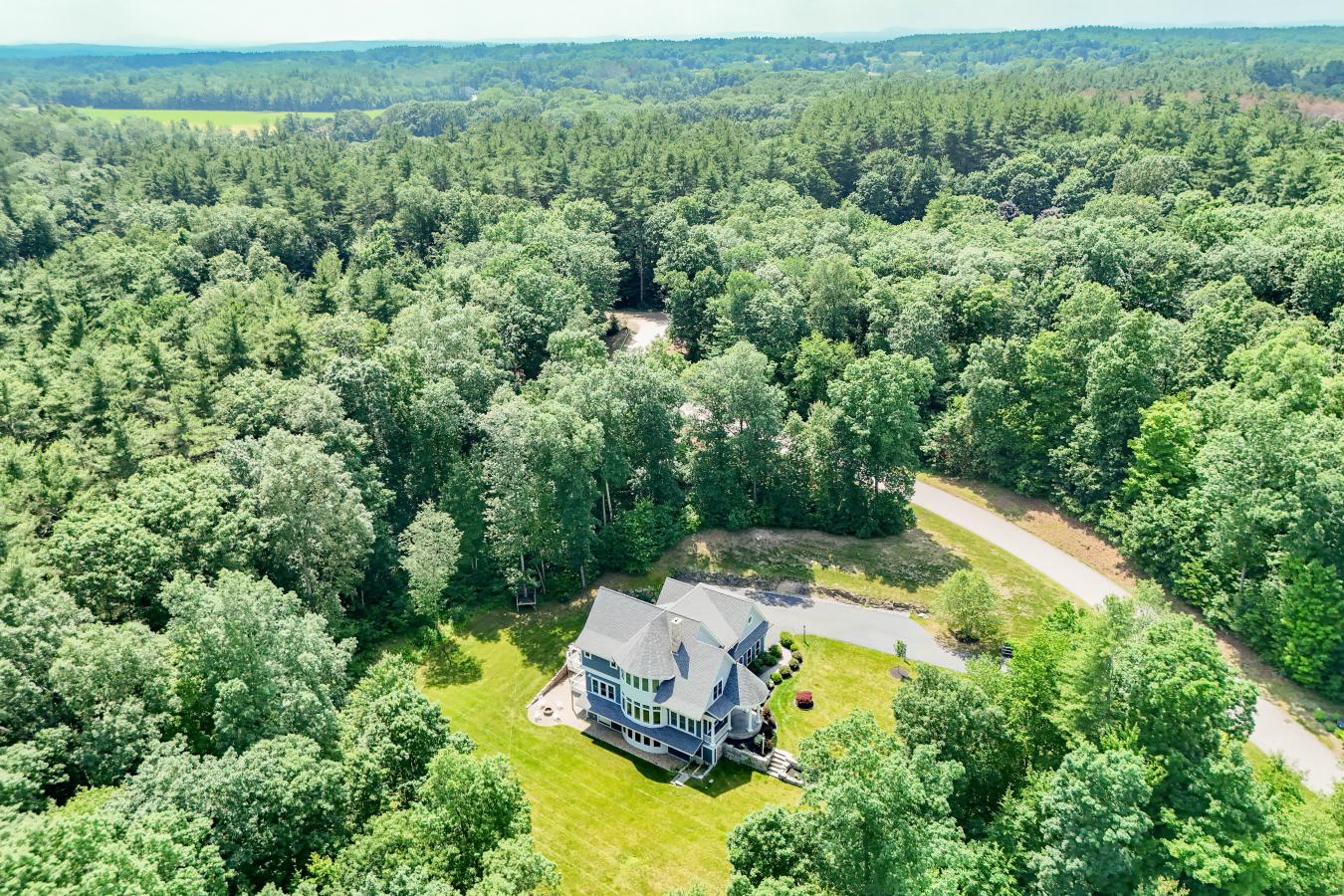 Hollis, New Hampshire, 03049, United States, 5 Bedrooms Bedrooms, ,4 BathroomsBathrooms,Residential,For Sale,1780052