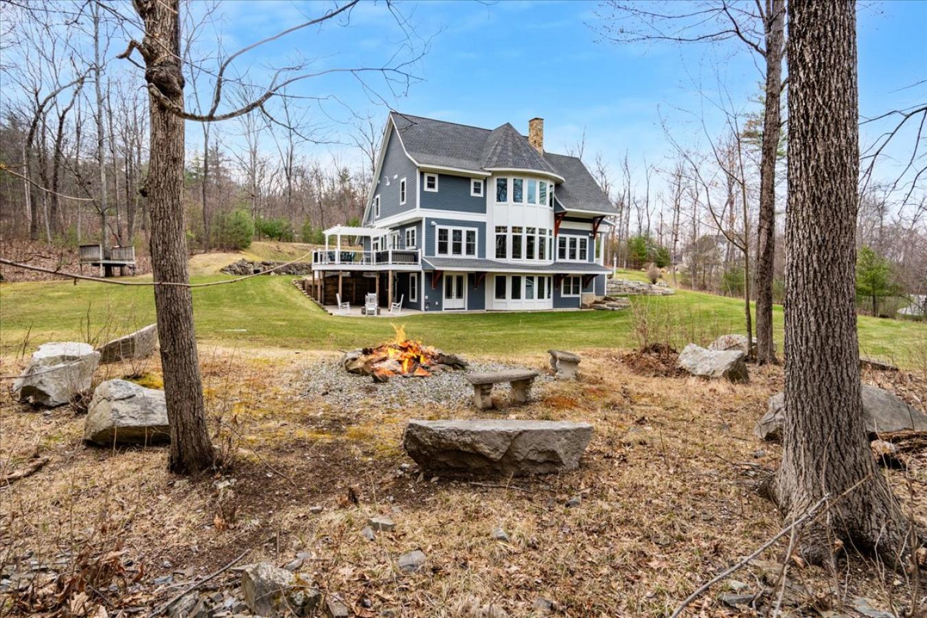 Hollis, New Hampshire, 03049, United States, 5 Bedrooms Bedrooms, ,4 BathroomsBathrooms,Residential,For Sale,1780052