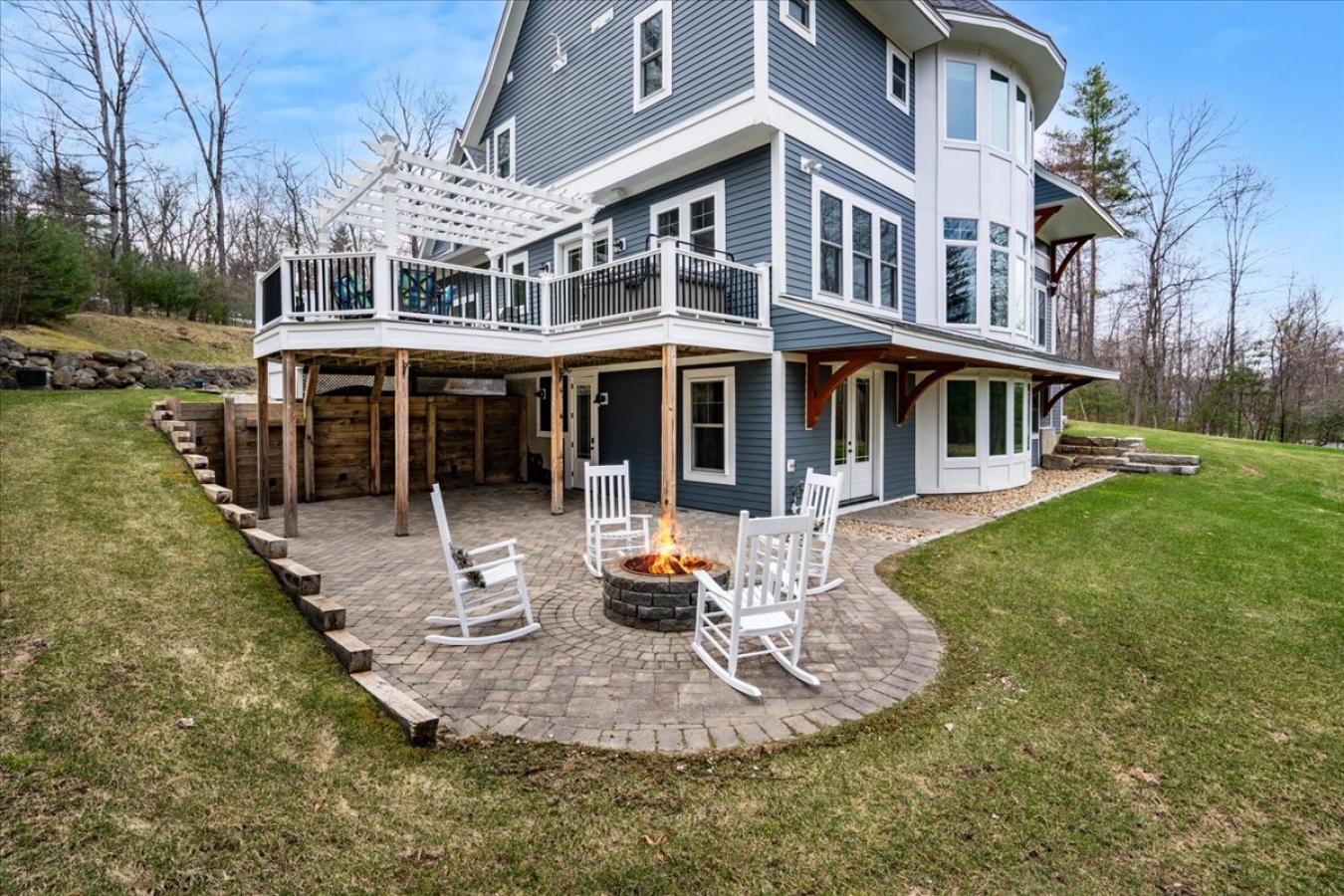 Hollis, New Hampshire, 03049, United States, 5 Bedrooms Bedrooms, ,4 BathroomsBathrooms,Residential,For Sale,1780052