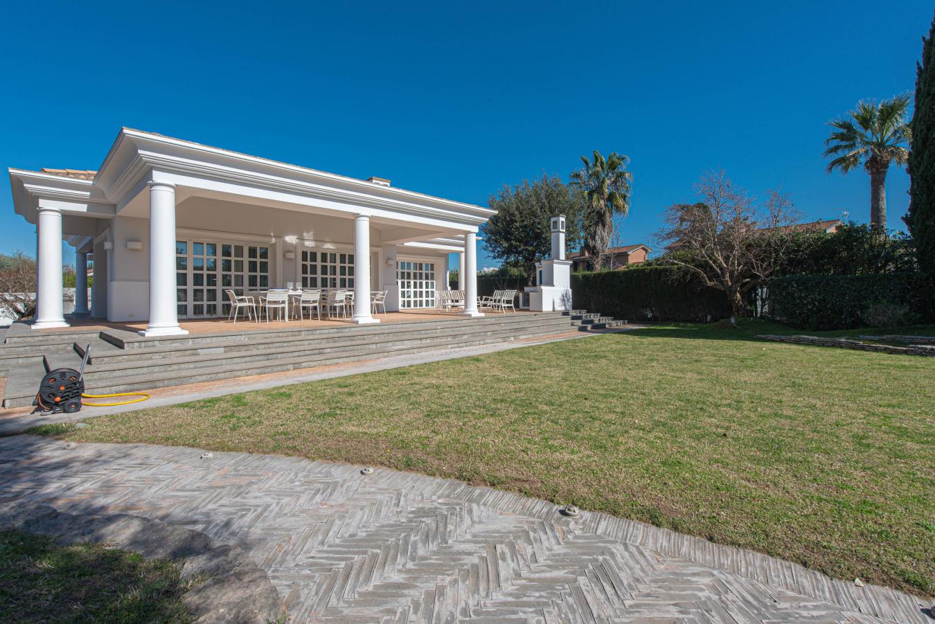 Roma, RM, 00124, Italy, 5 Bedrooms Bedrooms, ,7 BathroomsBathrooms,Residential,For Sale,1801016