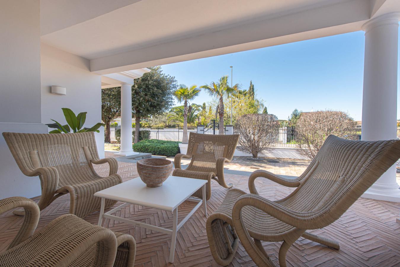 Roma, RM, 00124, Italy, 5 Bedrooms Bedrooms, ,7 BathroomsBathrooms,Residential,For Sale,1801016