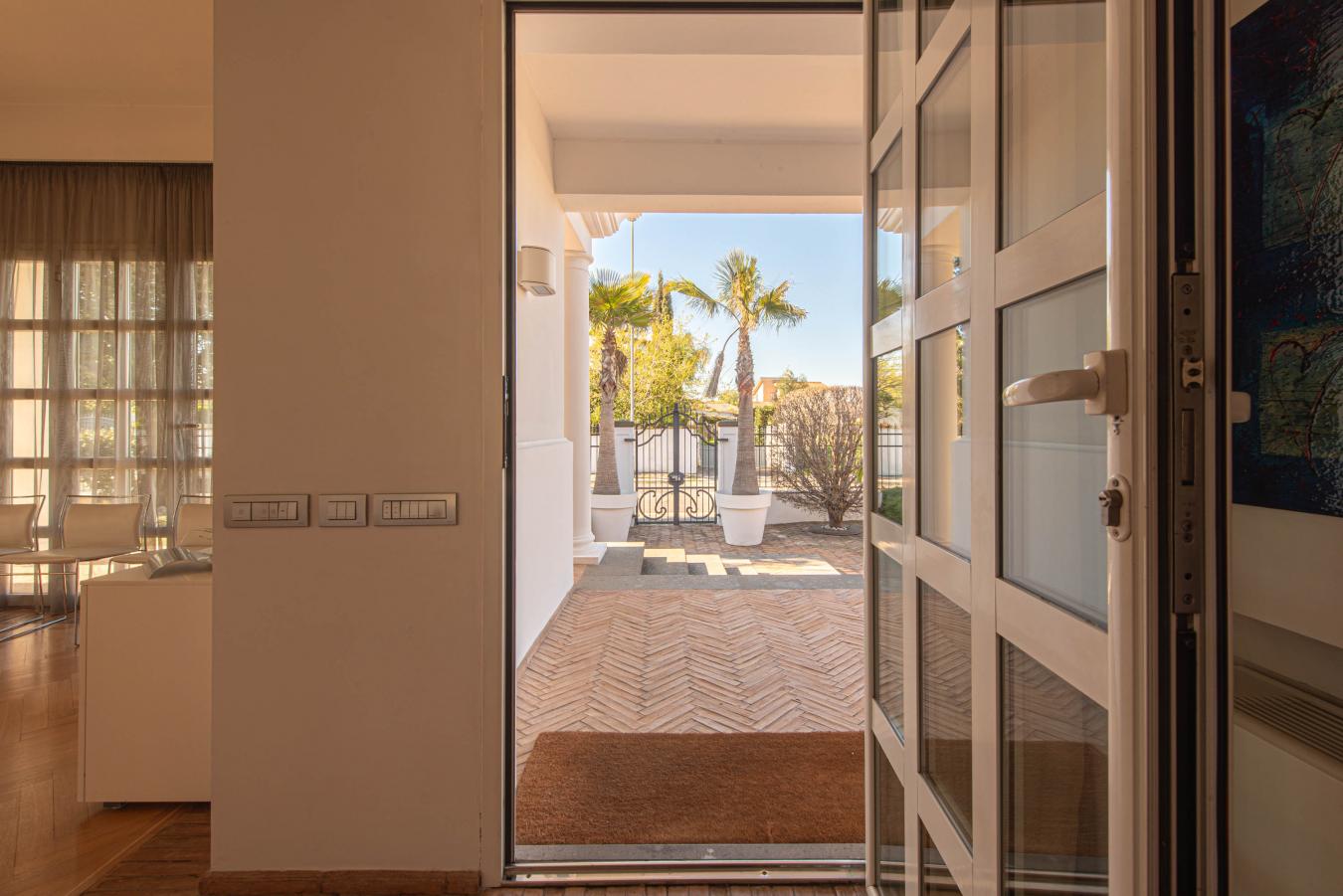 Roma, RM, 00124, Italy, 5 Bedrooms Bedrooms, ,7 BathroomsBathrooms,Residential,For Sale,1801016