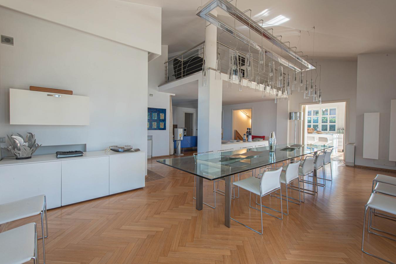 Roma, RM, 00124, Italy, 5 Bedrooms Bedrooms, ,7 BathroomsBathrooms,Residential,For Sale,1801016