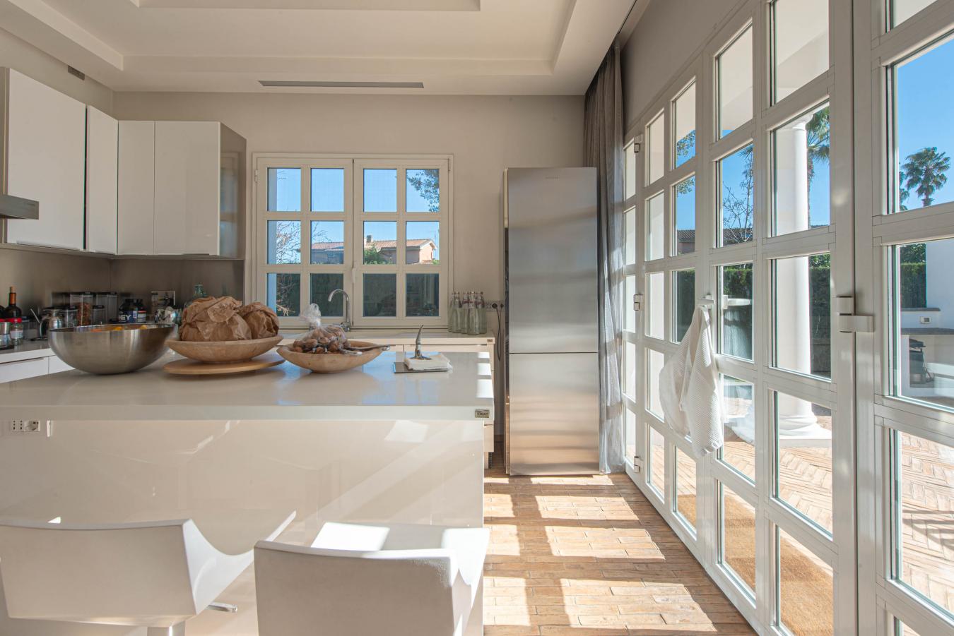 Roma, RM, 00124, Italy, 5 Bedrooms Bedrooms, ,7 BathroomsBathrooms,Residential,For Sale,1801016