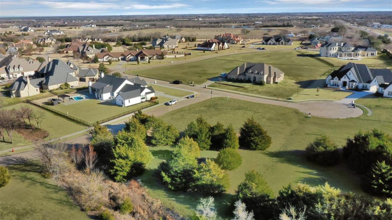 CORNER LOT! Option to build your dream home at a discount through the – image 5