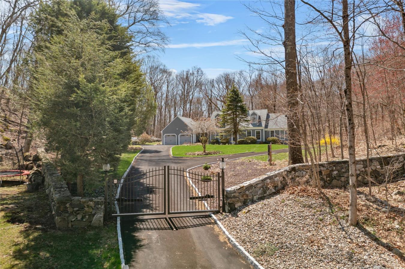 Holmes, New York, 12531, United States, 4 Bedrooms Bedrooms, ,2 BathroomsBathrooms,Residential,For Sale,1781688