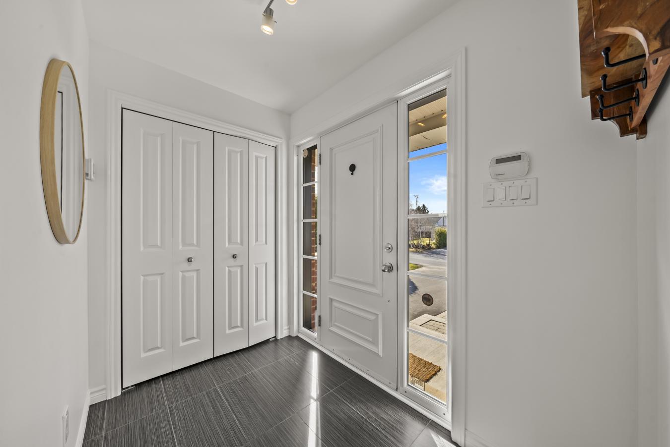 Saint-Angèle-de-Monnoir, QC, J0L 1P0, Canada, 3 Bedrooms Bedrooms, ,2 BathroomsBathrooms,Residential,For Sale,1781682