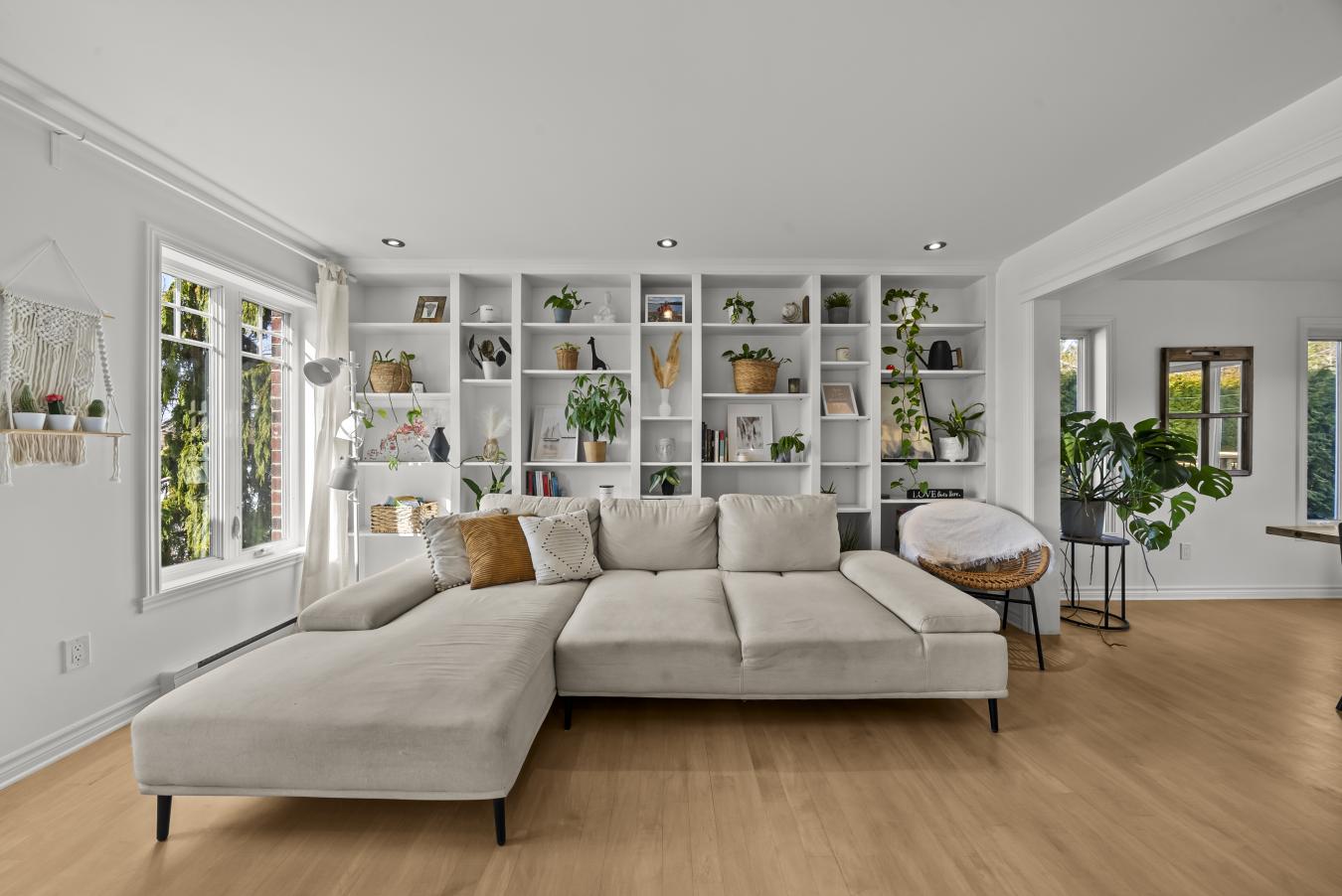 Saint-Angèle-de-Monnoir, QC, J0L 1P0, Canada, 3 Bedrooms Bedrooms, ,2 BathroomsBathrooms,Residential,For Sale,1781682