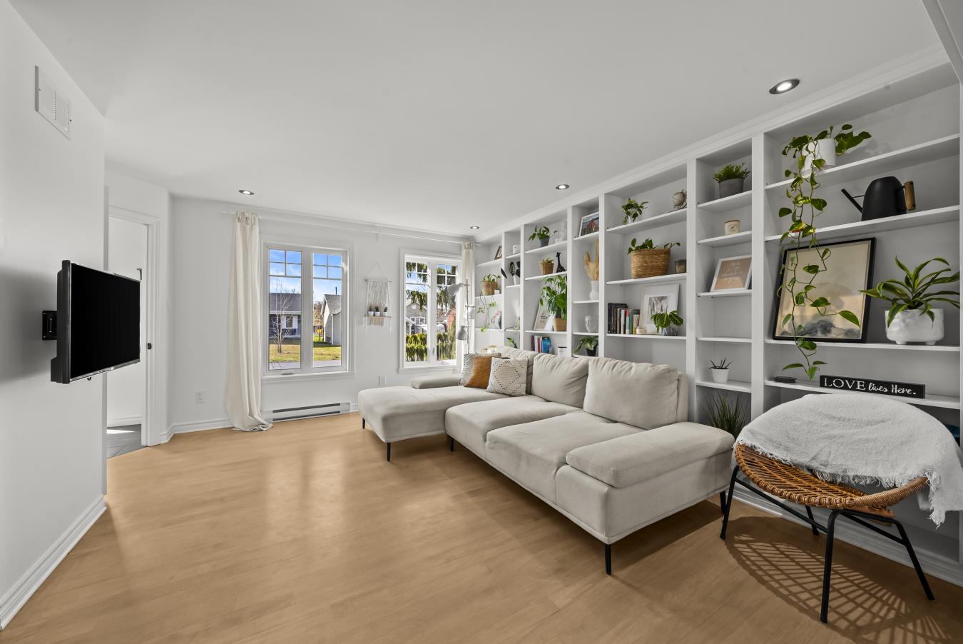 Saint-Angèle-de-Monnoir, QC, J0L 1P0, Canada, 3 Bedrooms Bedrooms, ,2 BathroomsBathrooms,Residential,For Sale,1781682